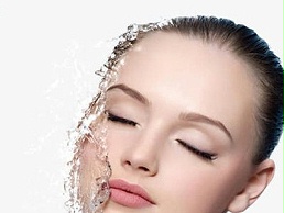 化妆水怎么用才更补水保湿